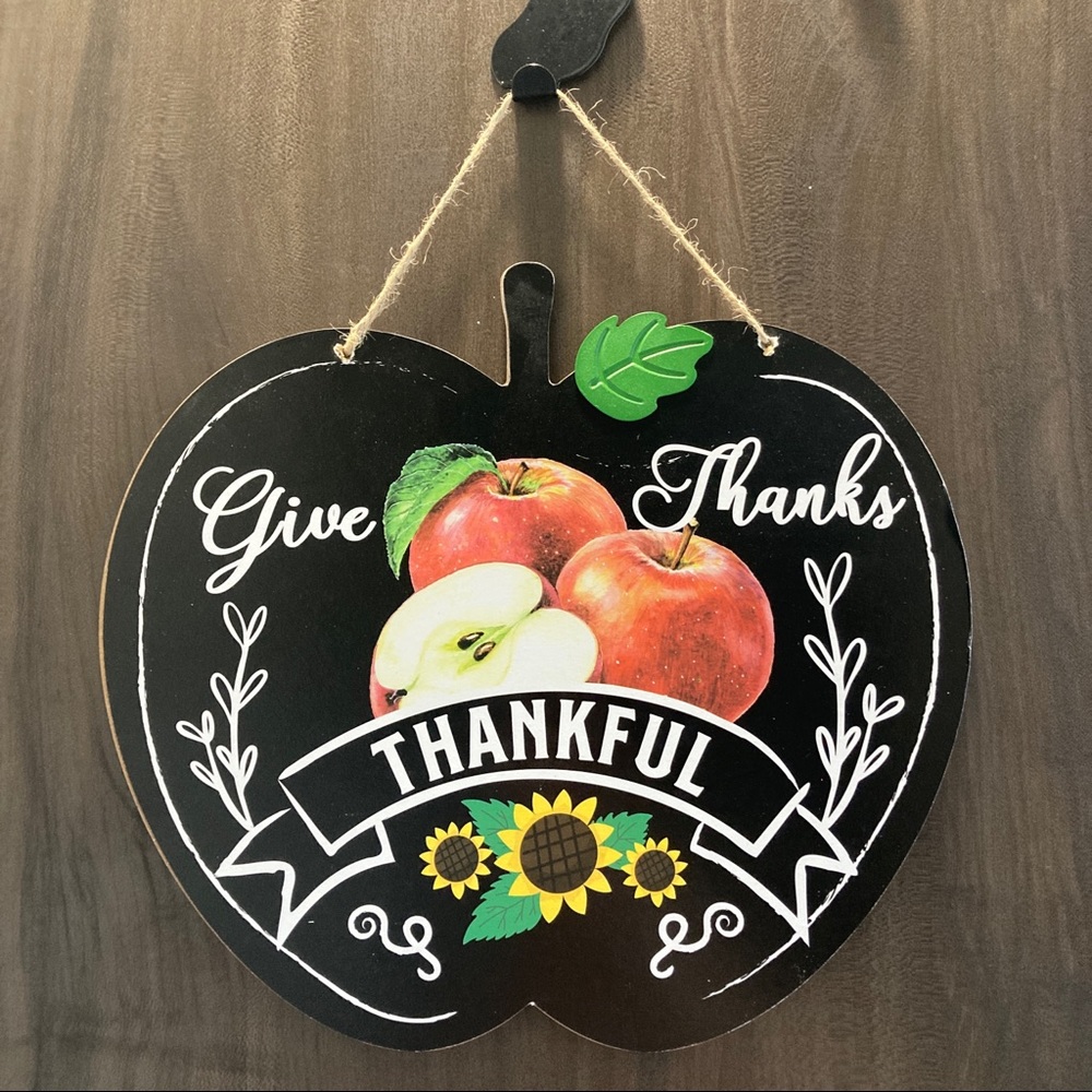 Give Thanks Thankful Apple Shaped Autumn Fall Harvest Decorative Wall Hanging